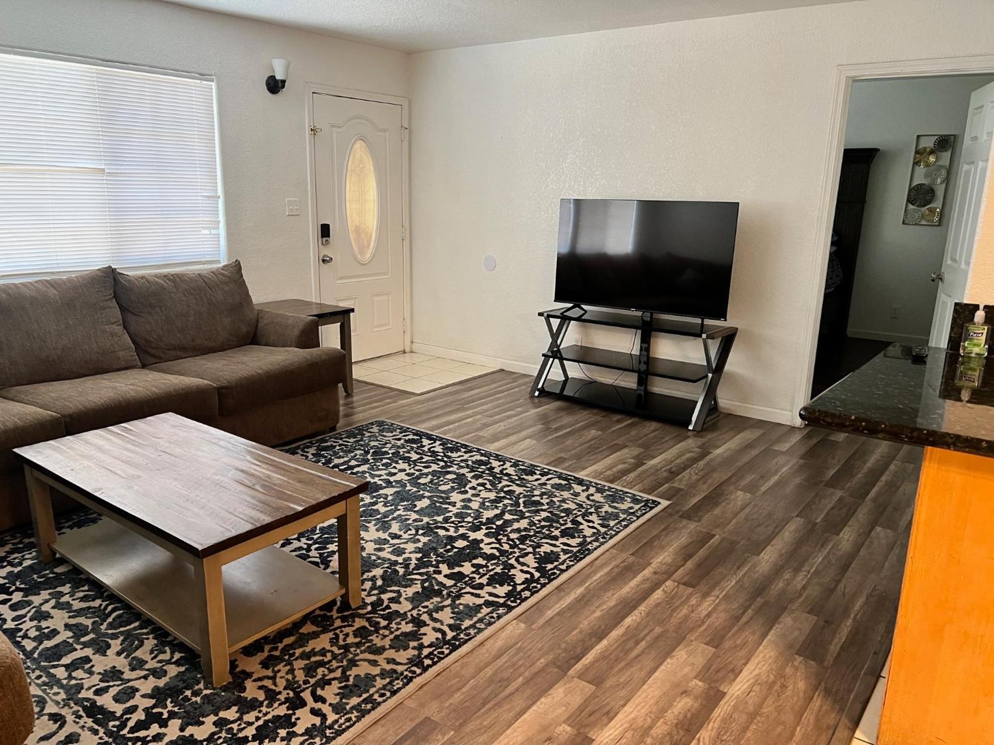 Lovely 1Bed,1Bath Condo With Free Parking Fresno Dış mekan fotoğraf